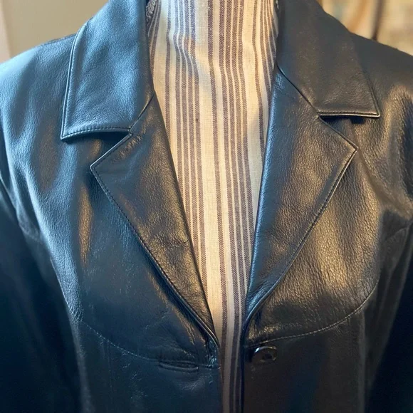 Black genuine leather blazer style button front jacket - Picture 4 of 9